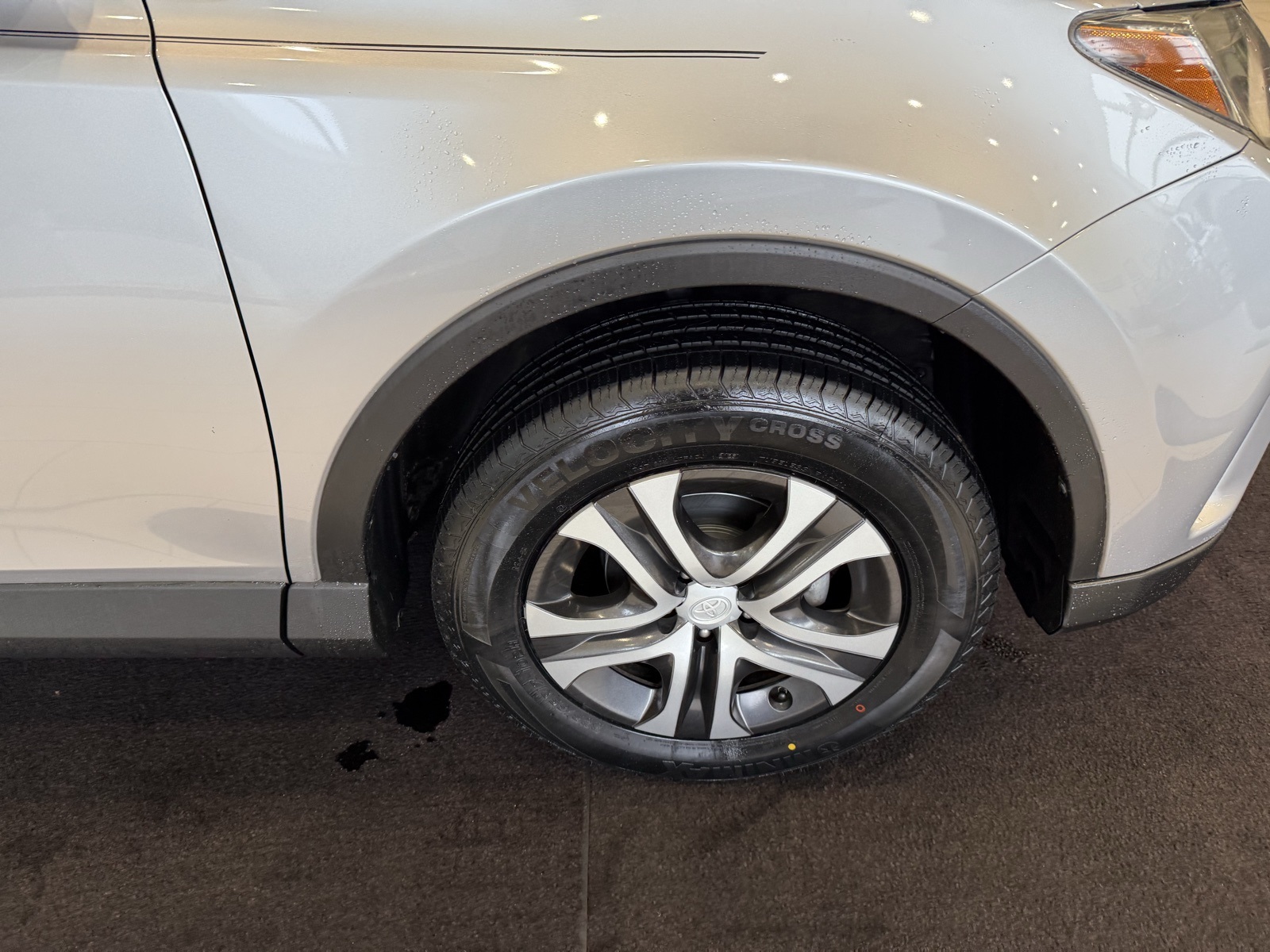 2016 Toyota RAV4 LE photo 25