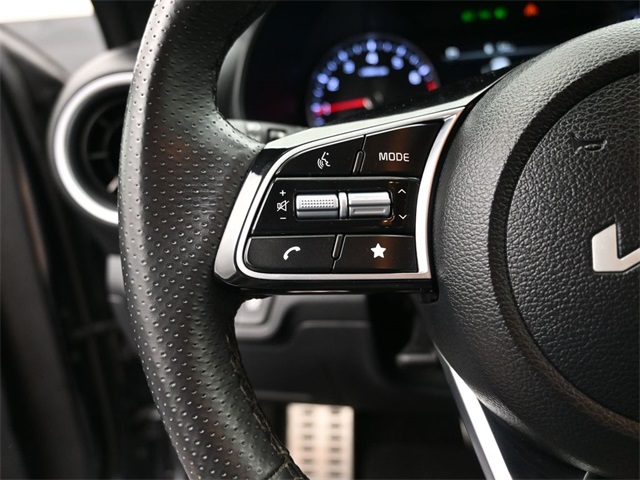 2024 Kia Forte GT-Line photo 3