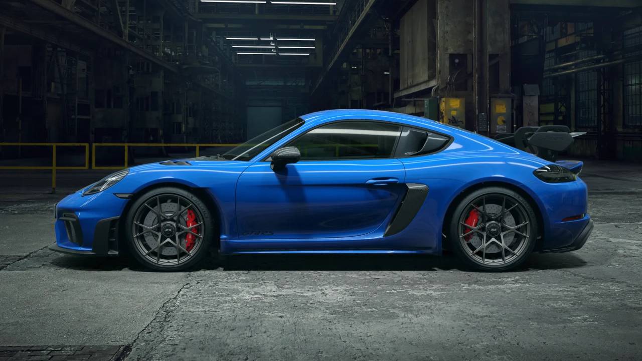 2025 Porsche Cayman GT4 RS photo 2