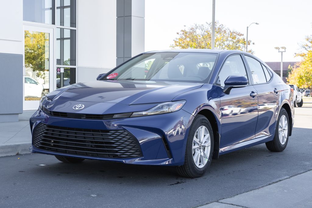 2025 Toyota Camry LE photo 2