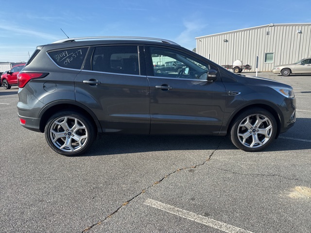 2019 Ford Escape Titanium photo 2