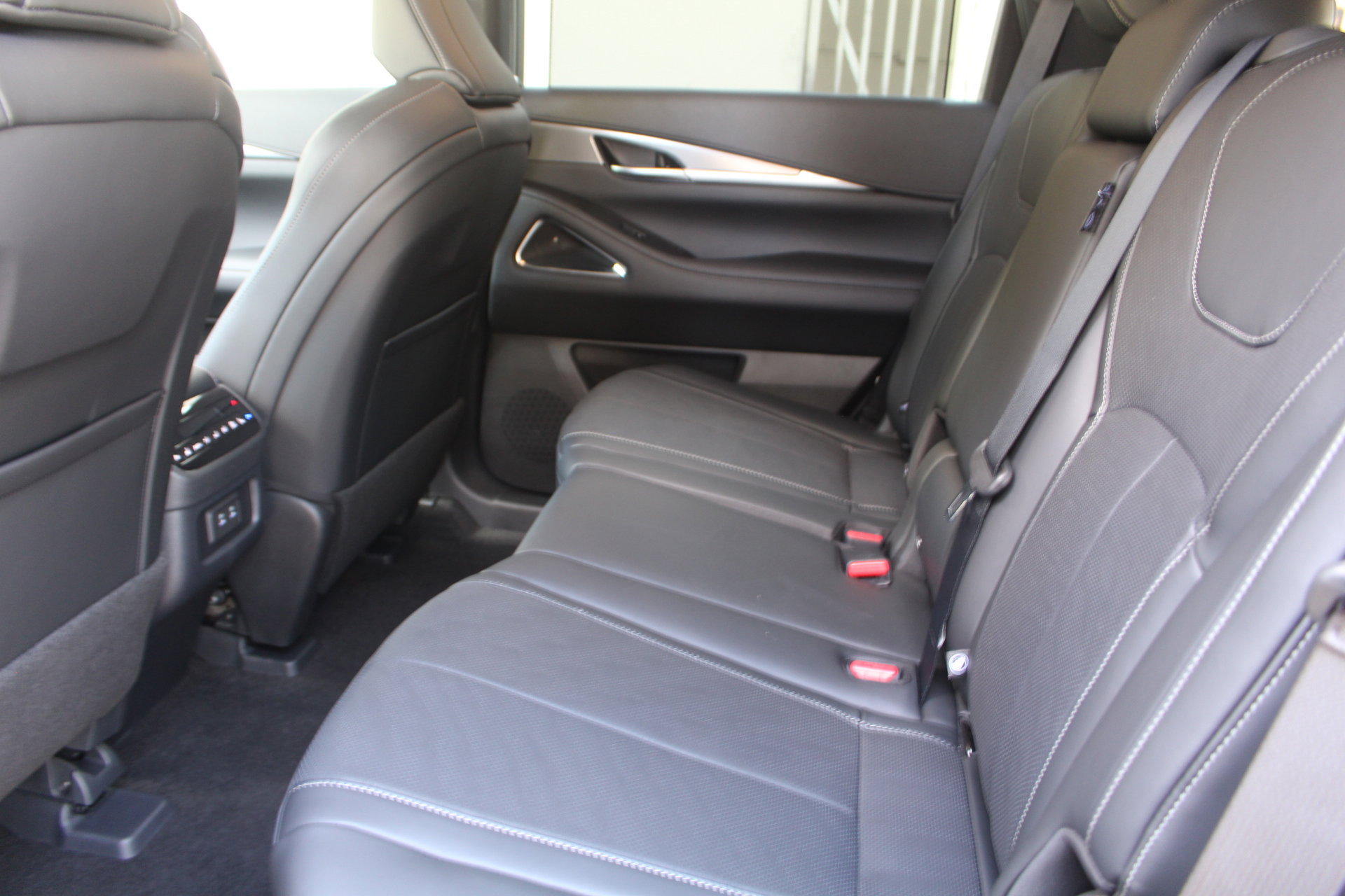 2026 Infiniti QX60 Luxe photo 13