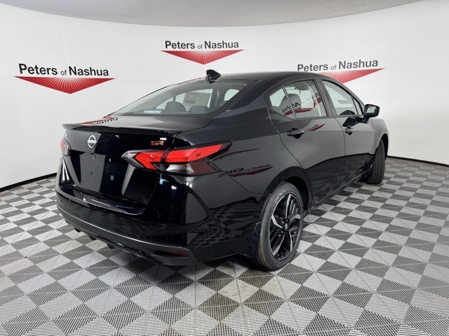 2025 Nissan Versa SR photo 4