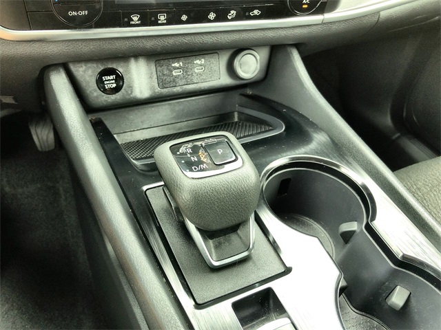 2024 Nissan Rogue SV photo 11