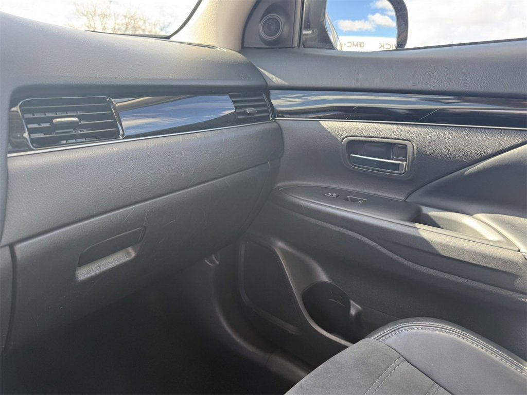 2019 MITSUBISHI OUTLANDER - Image 24