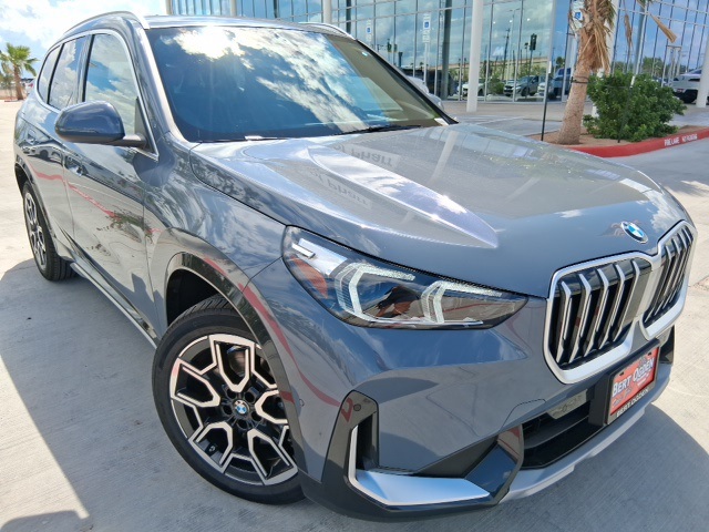 2026 BMW X1 28i's photo