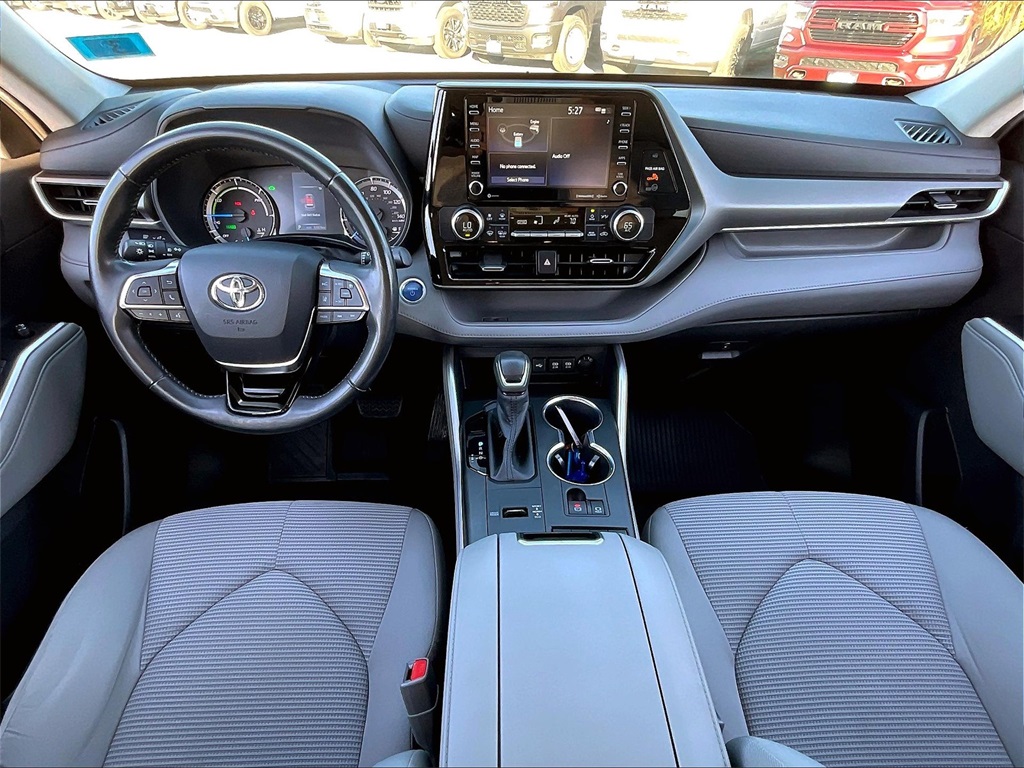 2020 Toyota Highlander Hybrid LE photo 21