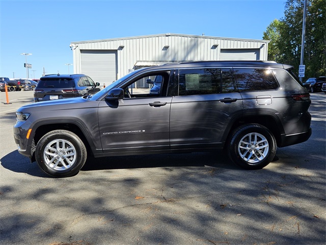 2025 Jeep Grand Cherokee Laredo photo 4