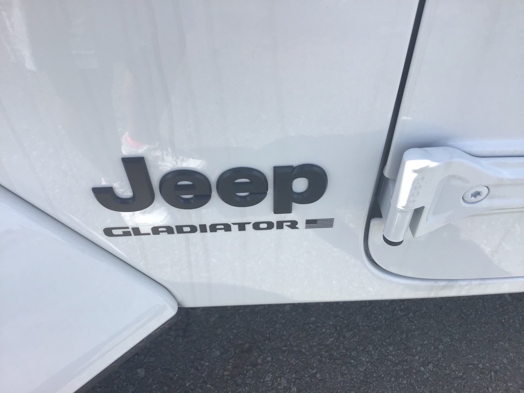 2025 Jeep Gladiator Sport S photo 4