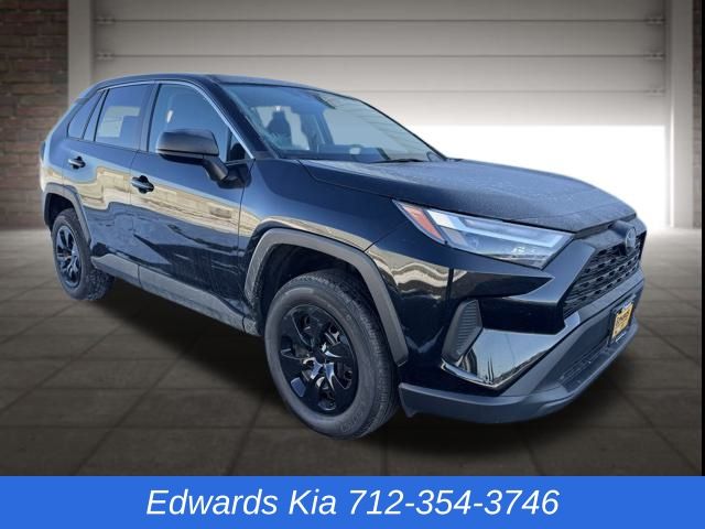 2024 Toyota RAV4 LE's photo