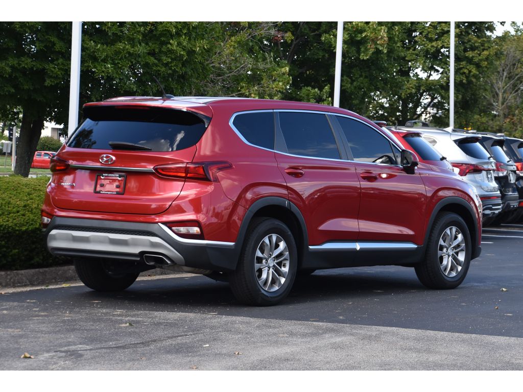 2020 Hyundai Santa Fe SE photo 3