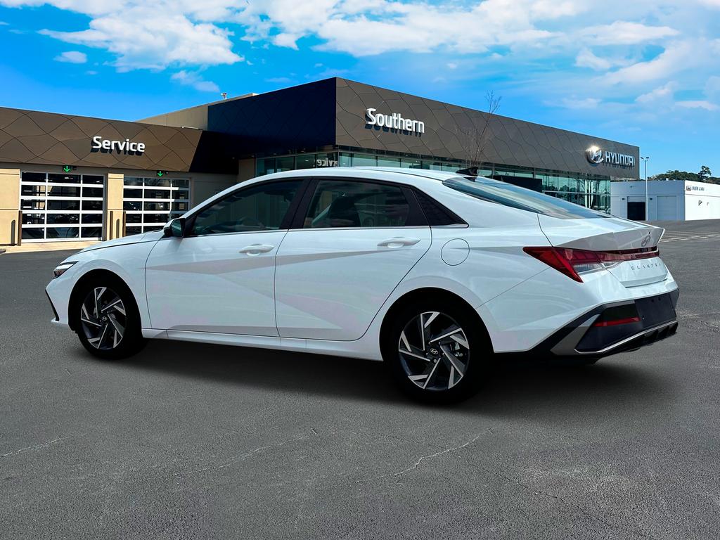 2025 Hyundai Elantra Limited photo 3