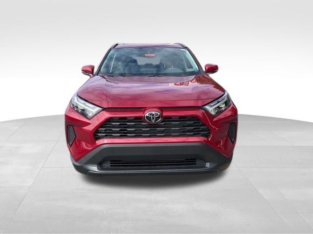 2025 Toyota RAV4 XLE photo 9