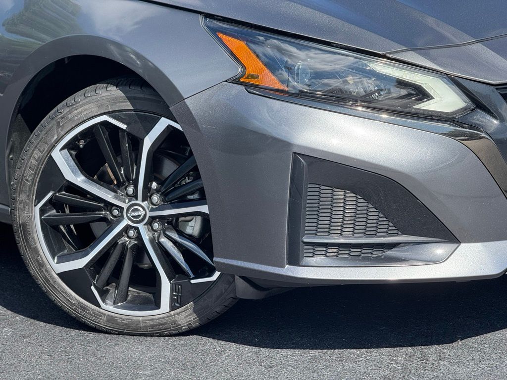 2024 Nissan Altima 2.5 SR photo 3