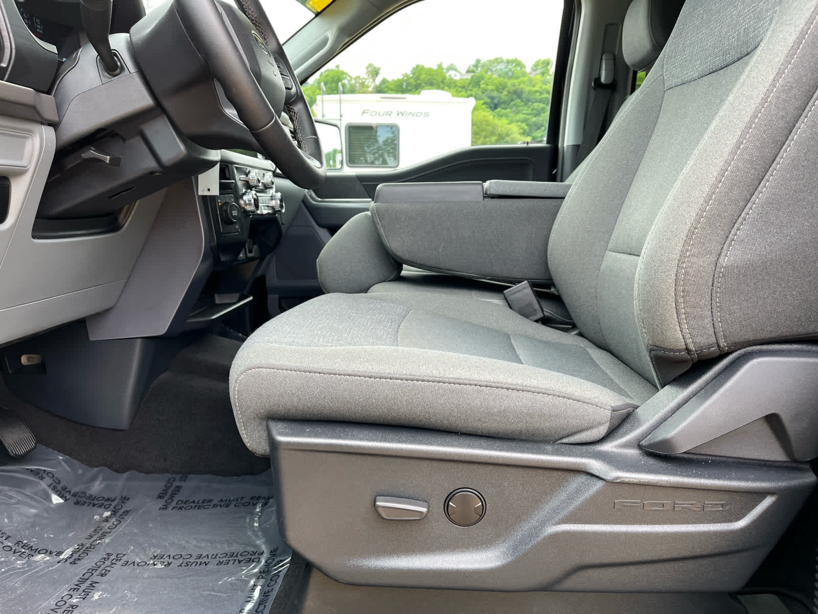 2024 Ford F-150 XLT photo 17