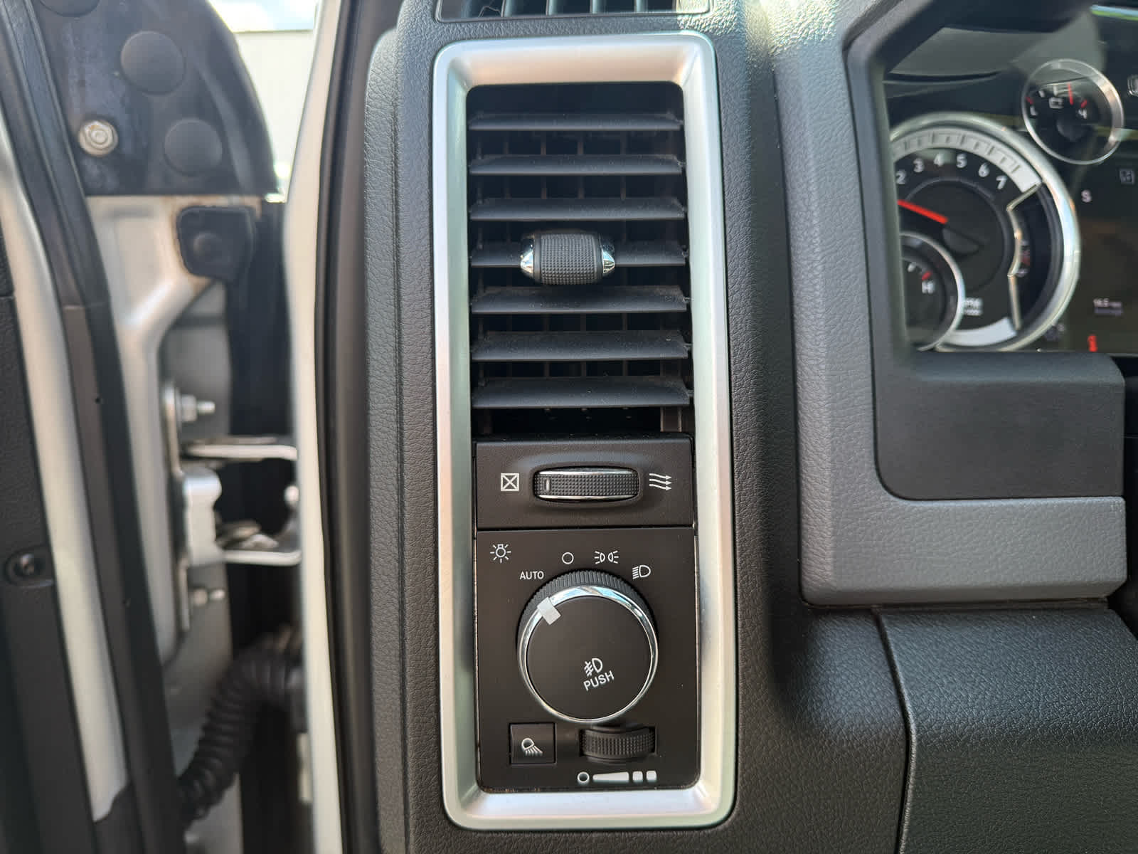 2016 Ram 1500 Big Horn photo 19