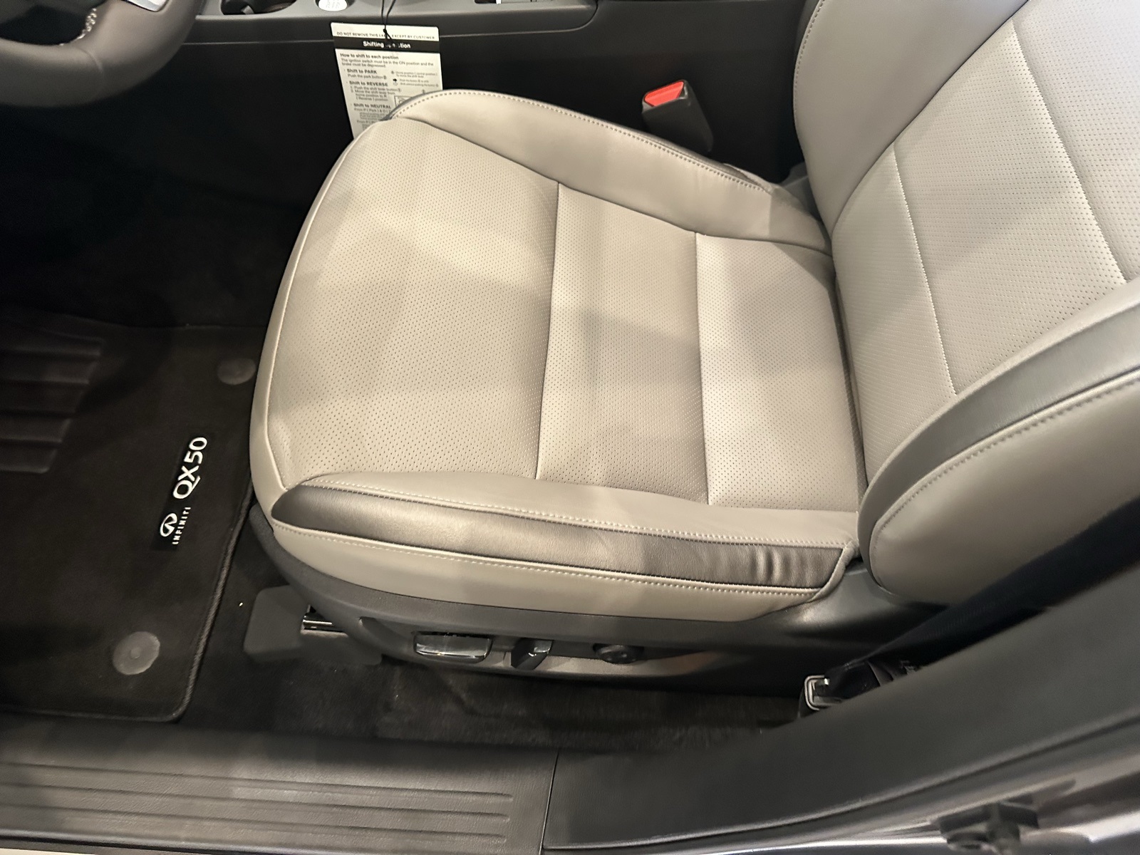 2025 Infiniti QX50 Luxe AWD photo 14