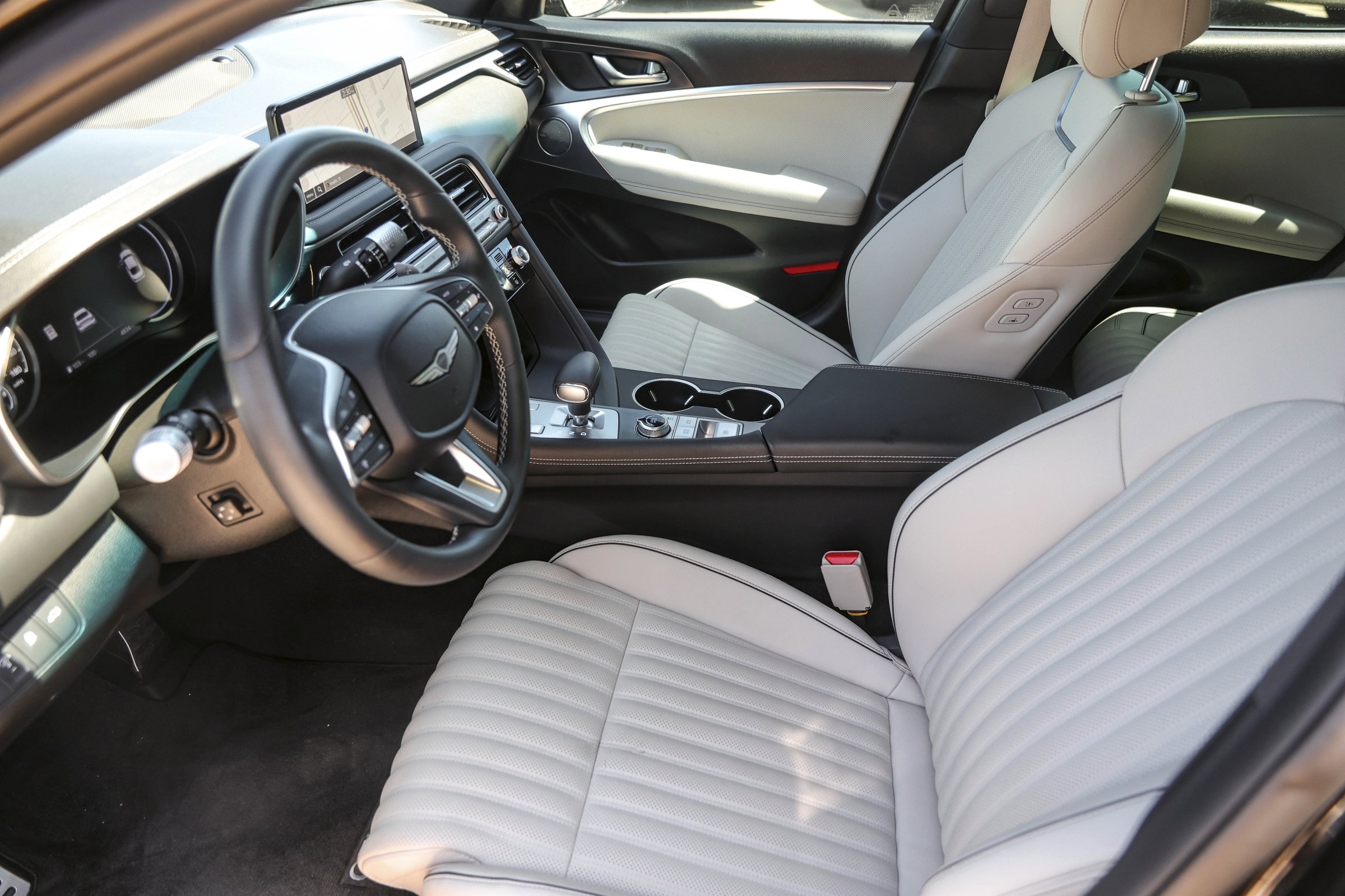 2025 Genesis G70 3.3T Sport Advanced photo 9