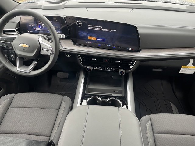 2025 Chevrolet Suburban LS photo 10