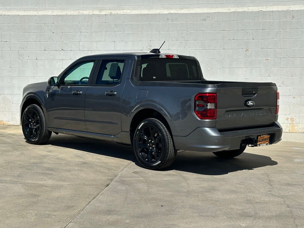 2025 Ford Maverick photo 3