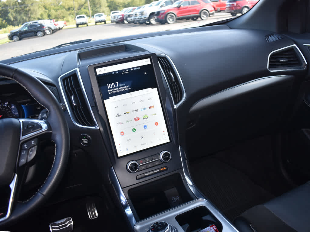 2022 Ford Edge ST photo 14