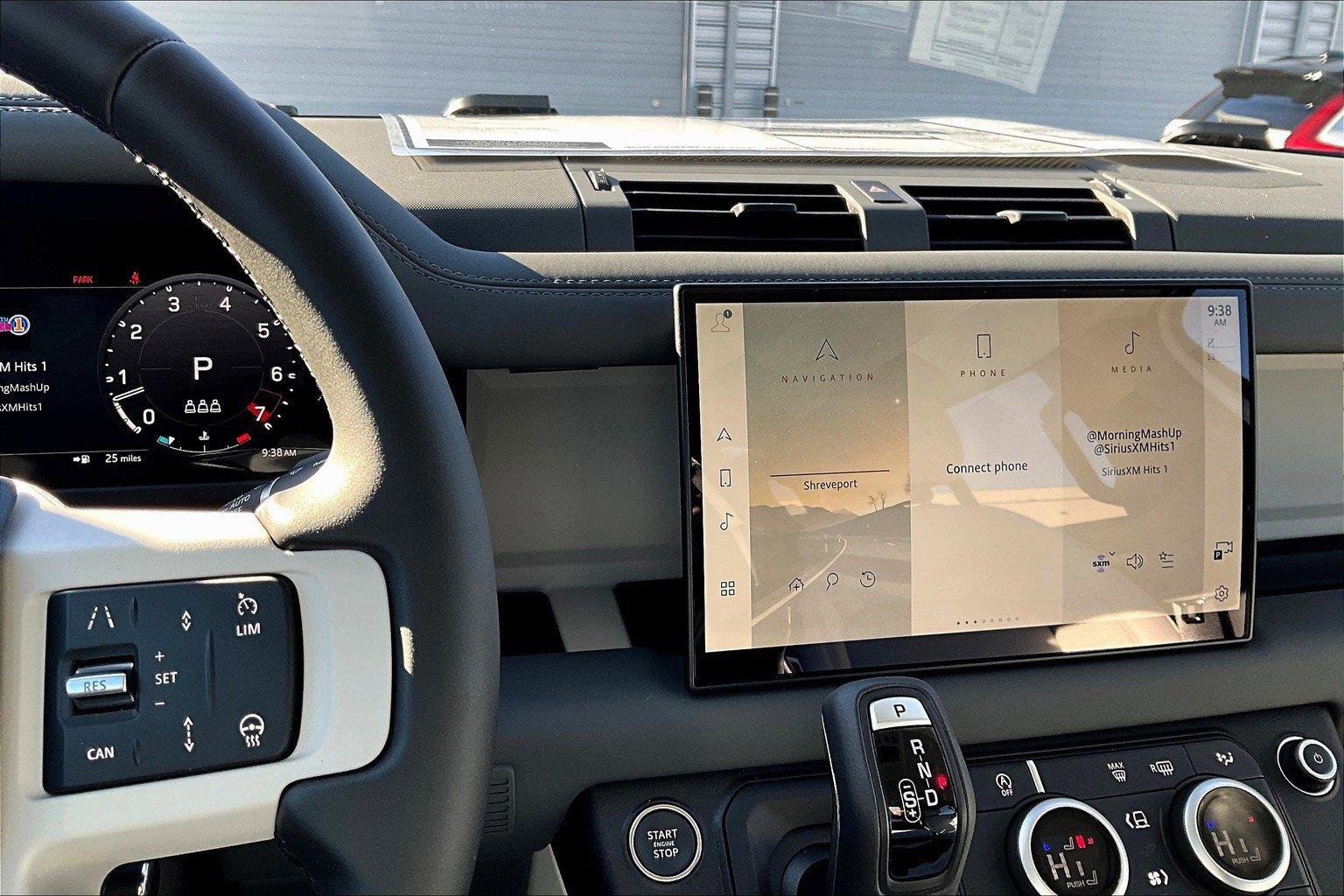 2025 Land Rover Defender 110 S photo 6