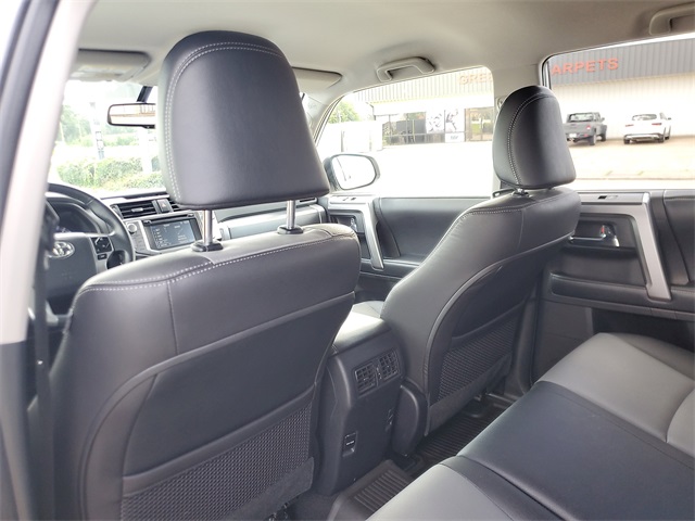 2017 Toyota 4Runner SR5 Premium photo 10