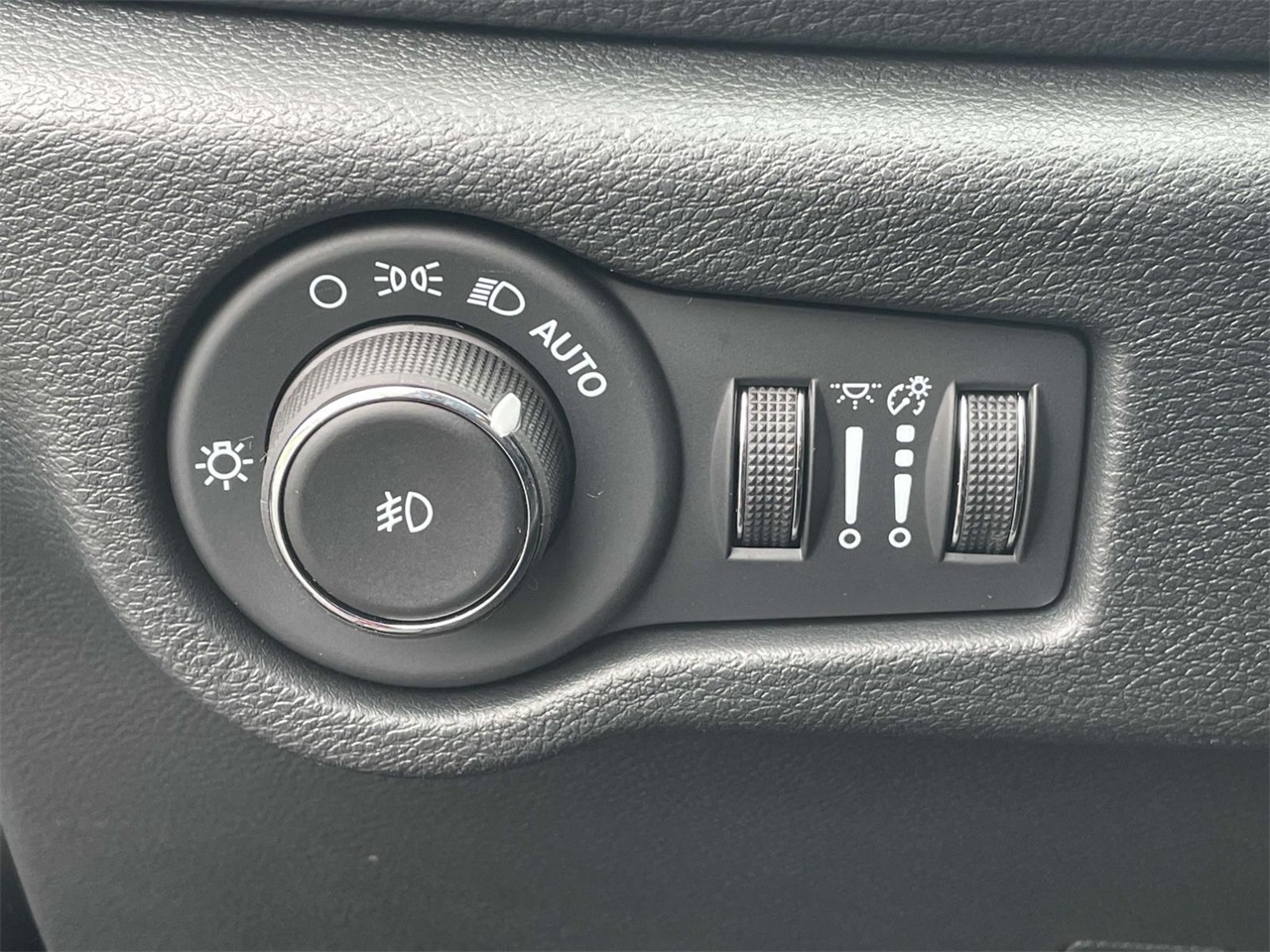 2026 Chrysler Pacifica photo 10