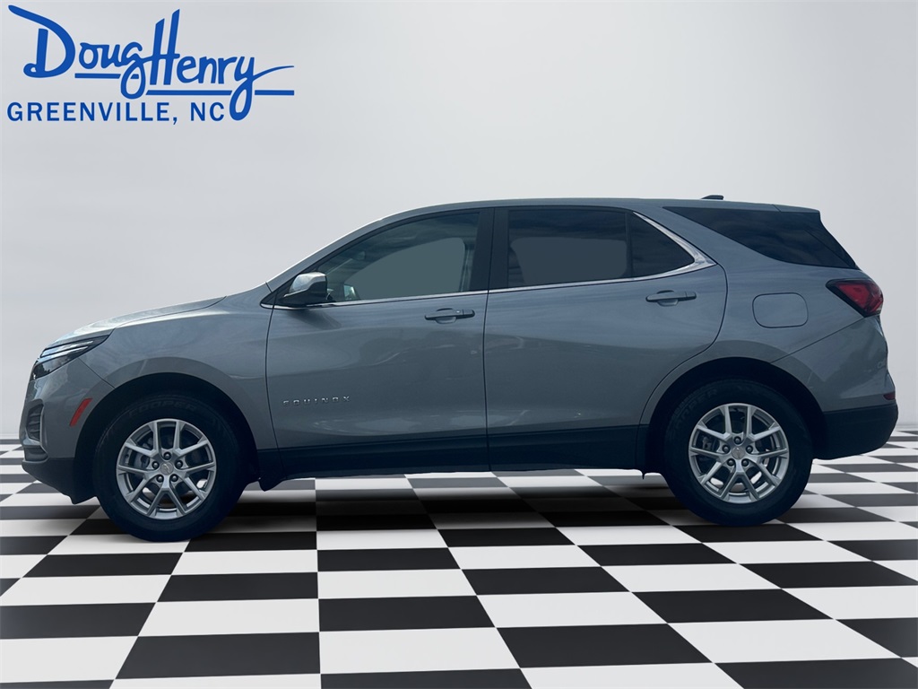 2023 Chevrolet Equinox LT photo 2