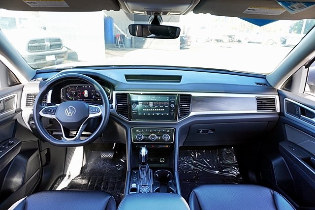 Used 2022 Silver Volkswagen 3.6L V6 SE w/Technology image 20