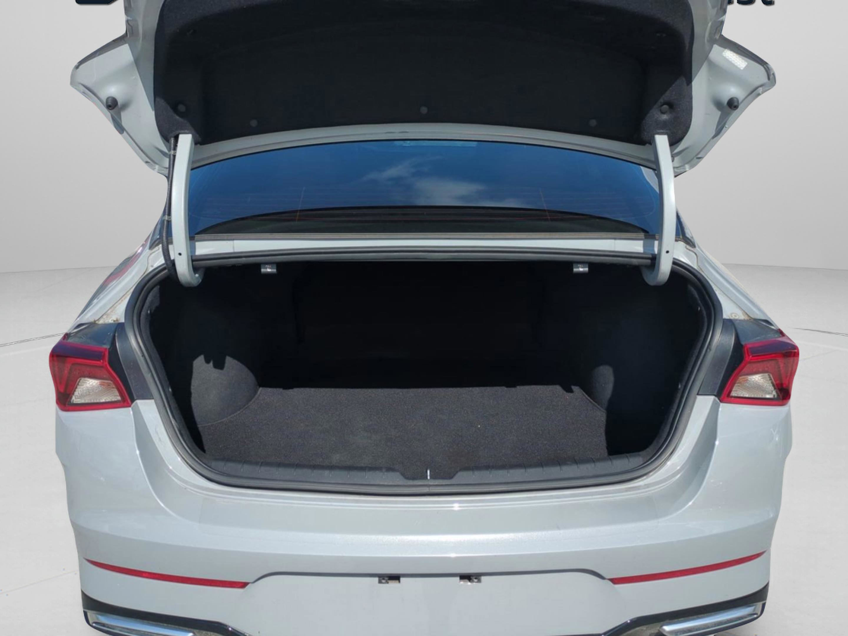 2024 Kia K5 GT-Line photo 13