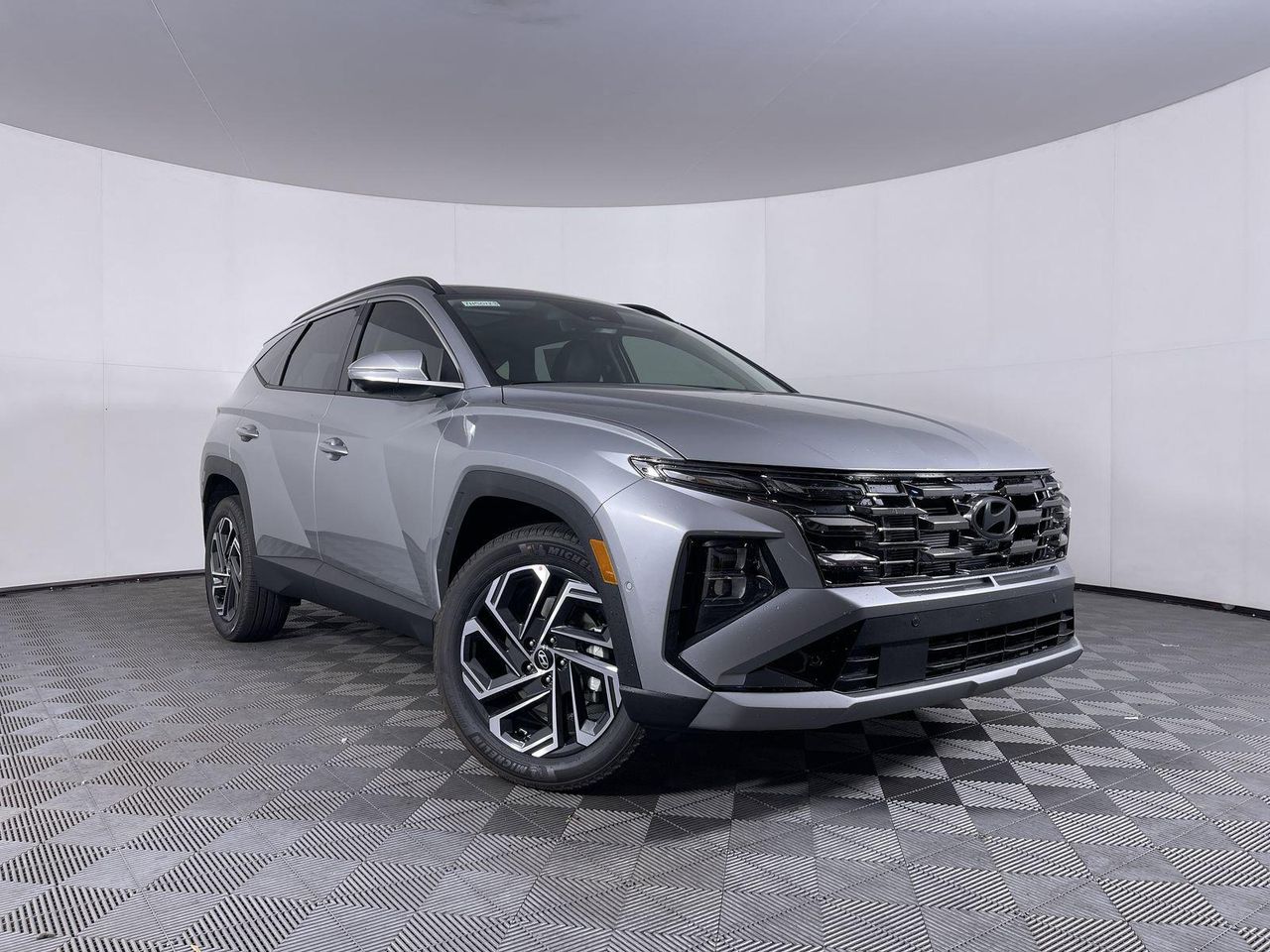2025 Hyundai Tucson Limited photo 2