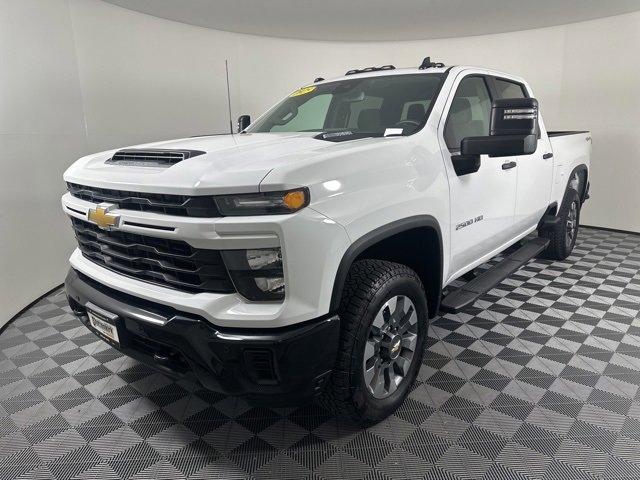 2025 Chevrolet Silverado 2500HD Custom photo 5
