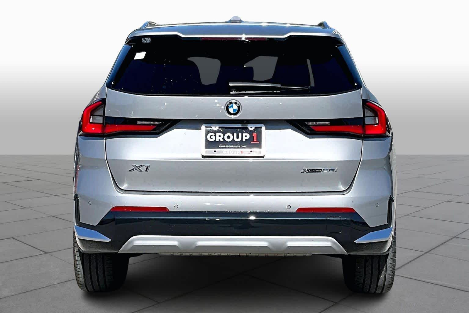 2025 BMW X1 28i - Photo 4