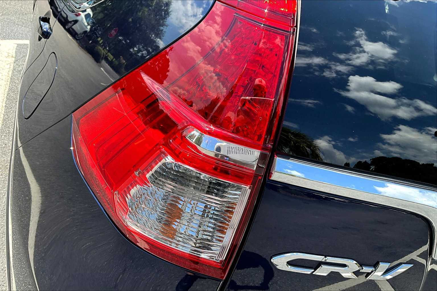 2015 Honda CR-V Touring photo 27