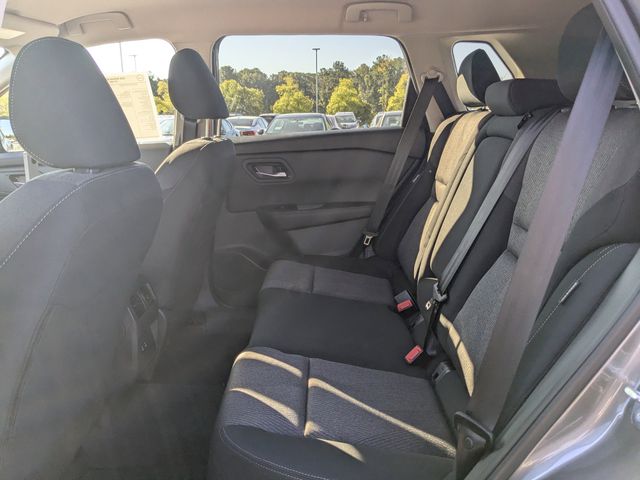 2026 Nissan Rogue SV photo 10