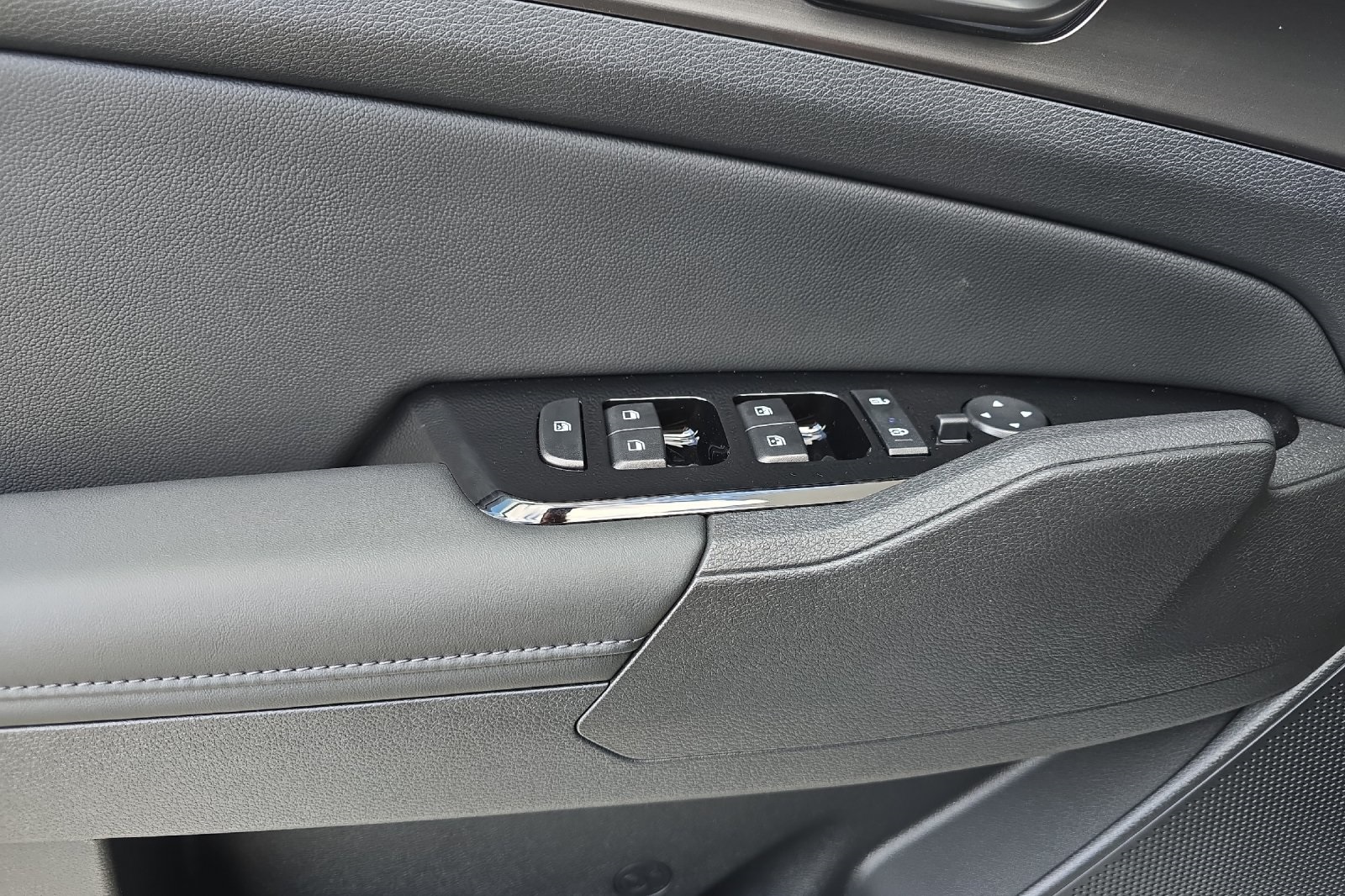 2025 Kia Sportage Hybrid EX photo 6