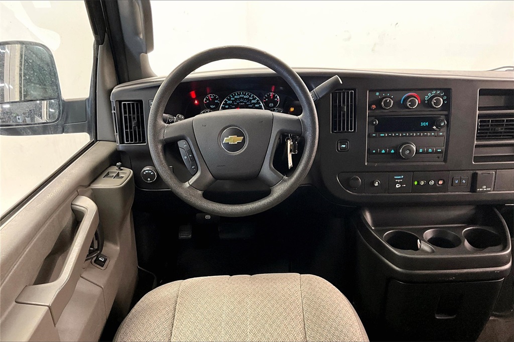 2020 Chevrolet Express 2500 LT photo 4