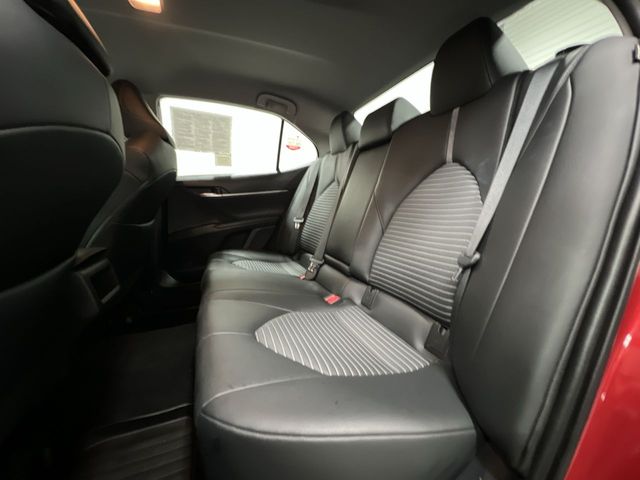 2022 Toyota Camry SE photo 22
