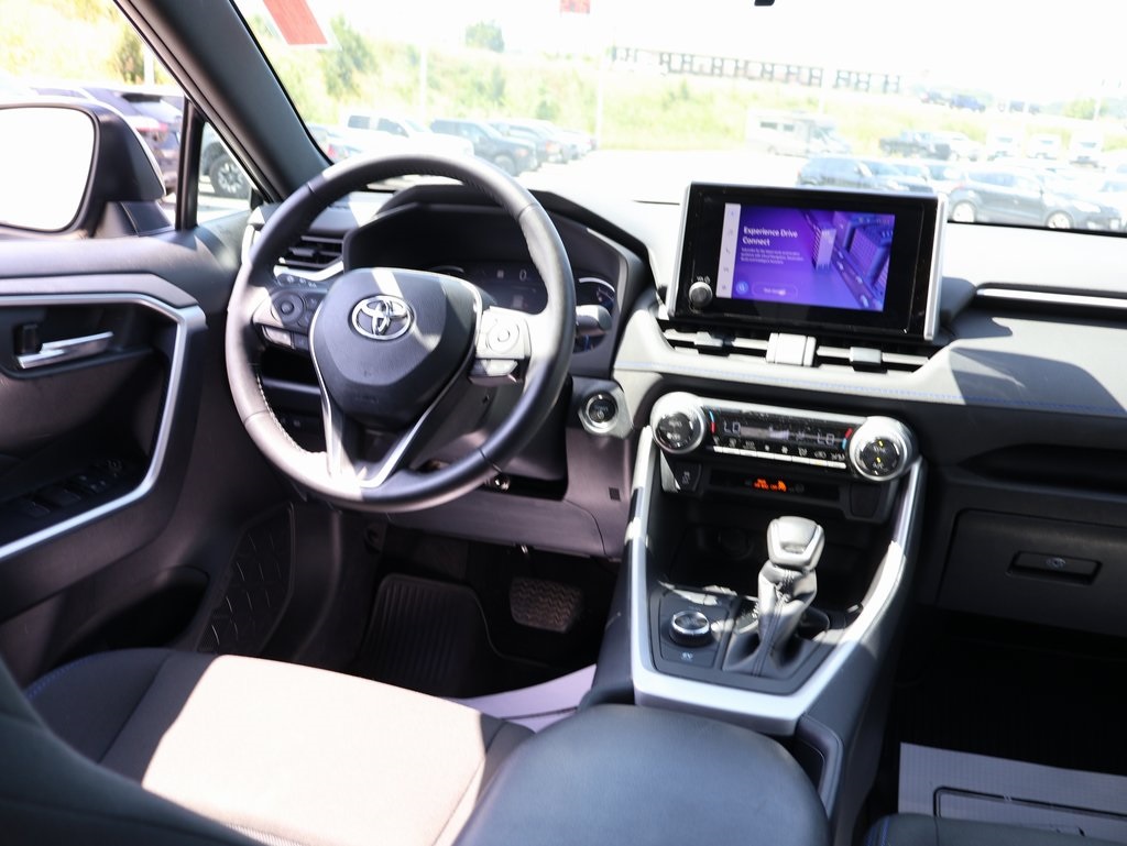 2024 Toyota RAV4 Hybrid SE photo 13