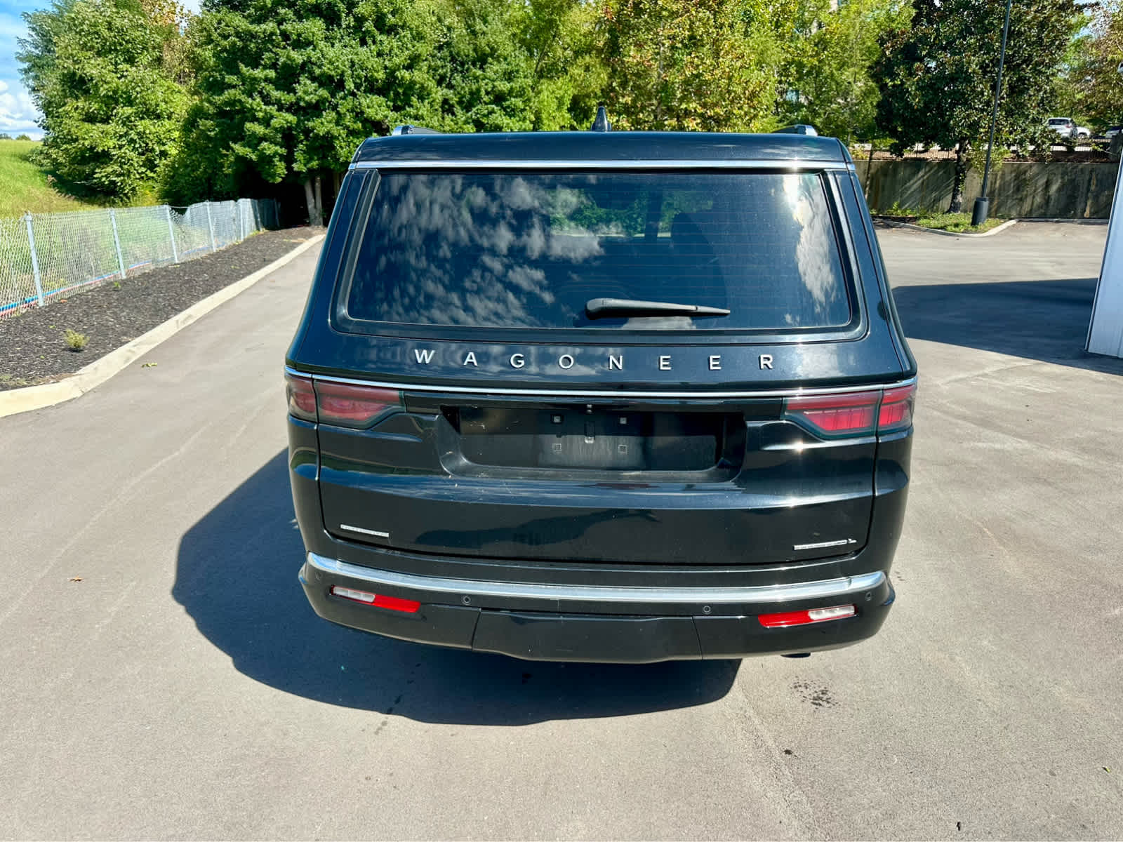 2023 Jeep Wagoneer L Series II photo 6