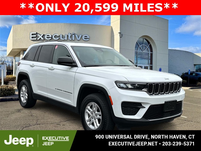 2023 Jeep Grand Cherokee Laredo's photo