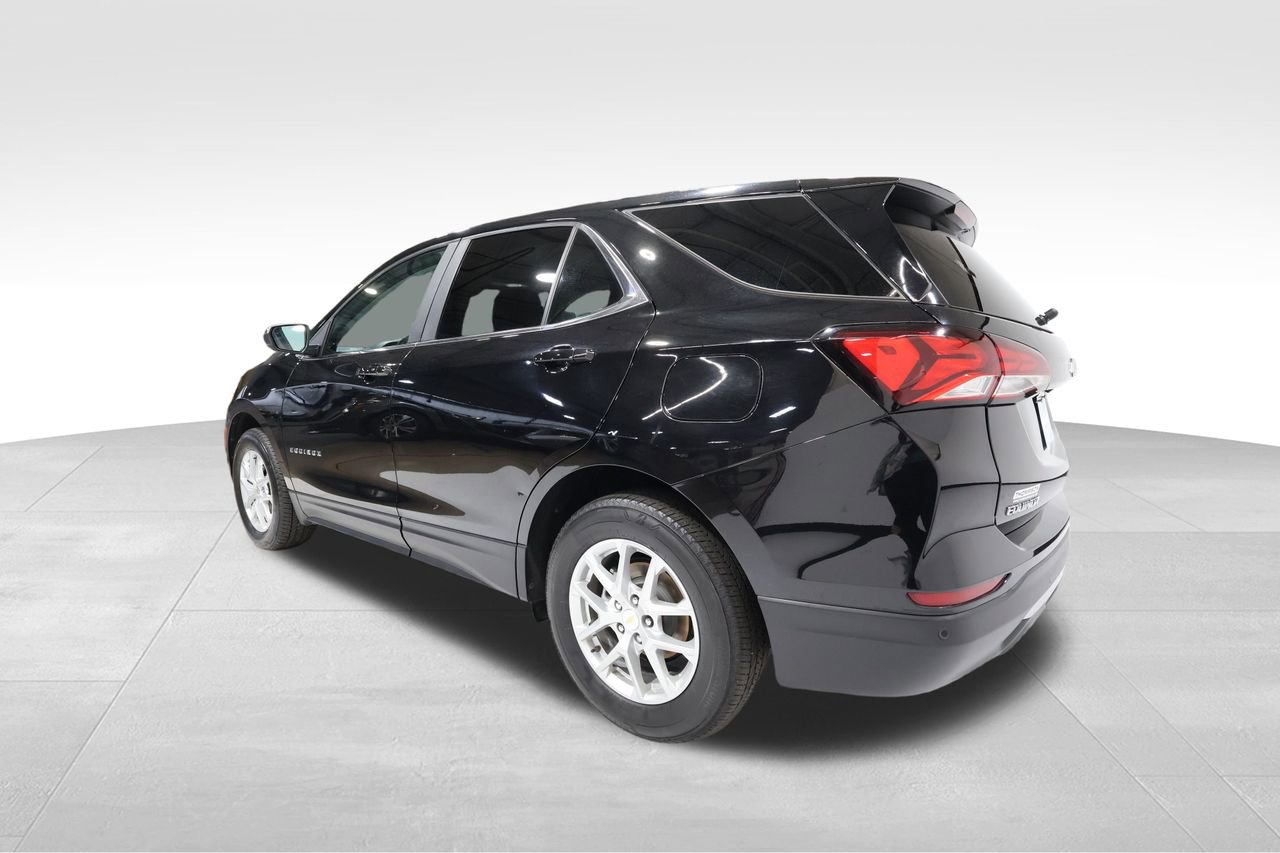 2024 Chevrolet Equinox LT photo 2