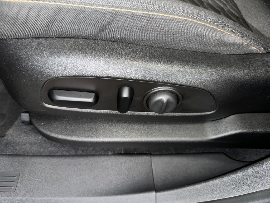 2019 Chevrolet Equinox LT photo 3