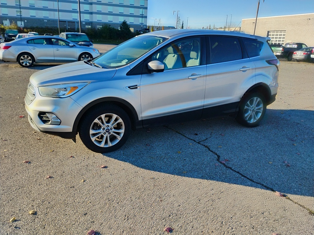 2017 Ford Escape SE photo 3