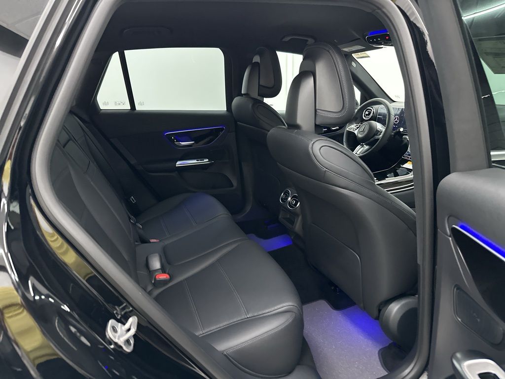 2025 Mercedes Benz GLC 300 photo 15