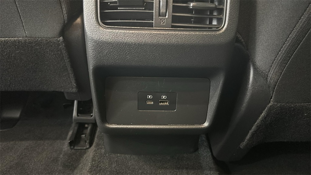 2023 Nissan Rogue SV photo 18