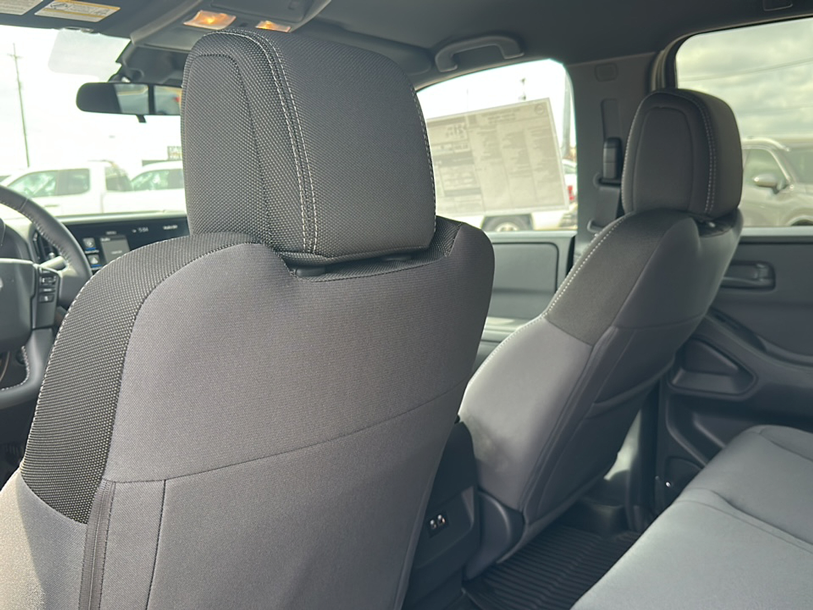 2026 Nissan Frontier Crew Cab SV photo 4