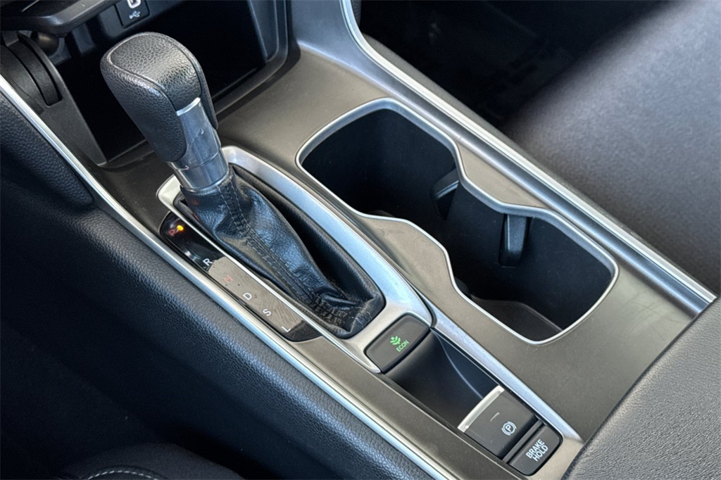 2018 Honda Accord LX photo 23