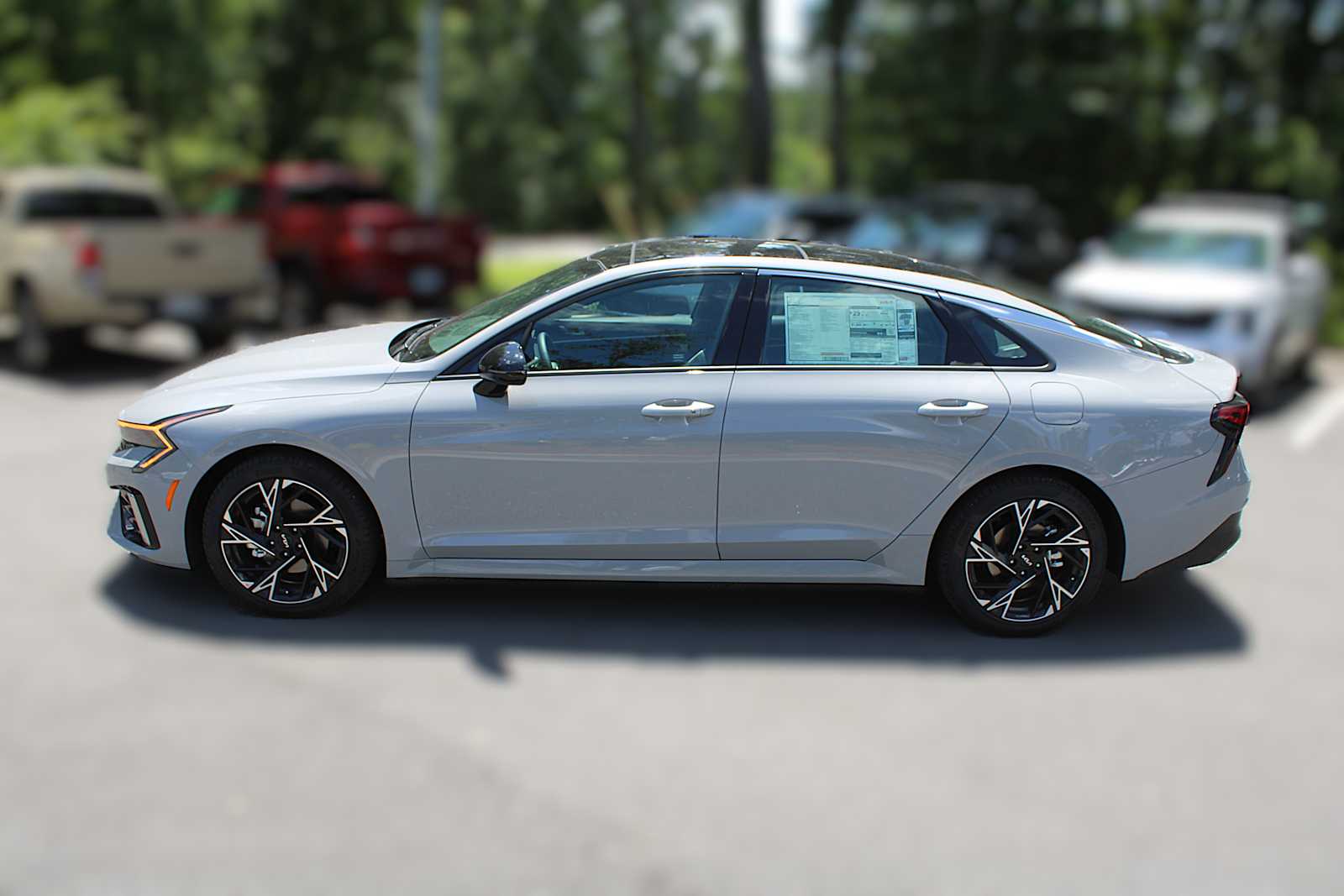 2025 Kia K5 GT-Line photo 4